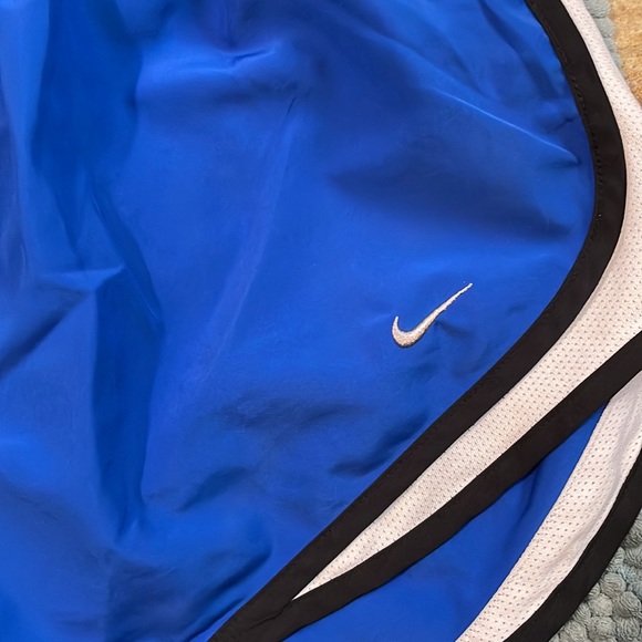 NIKE DRI FIT ATHLETIC SHORT SIZE MEDIUM WOMEN - Picture 3 of 5